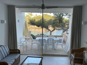 Waterfront Apartment 'Maria'. Pool. WIFI